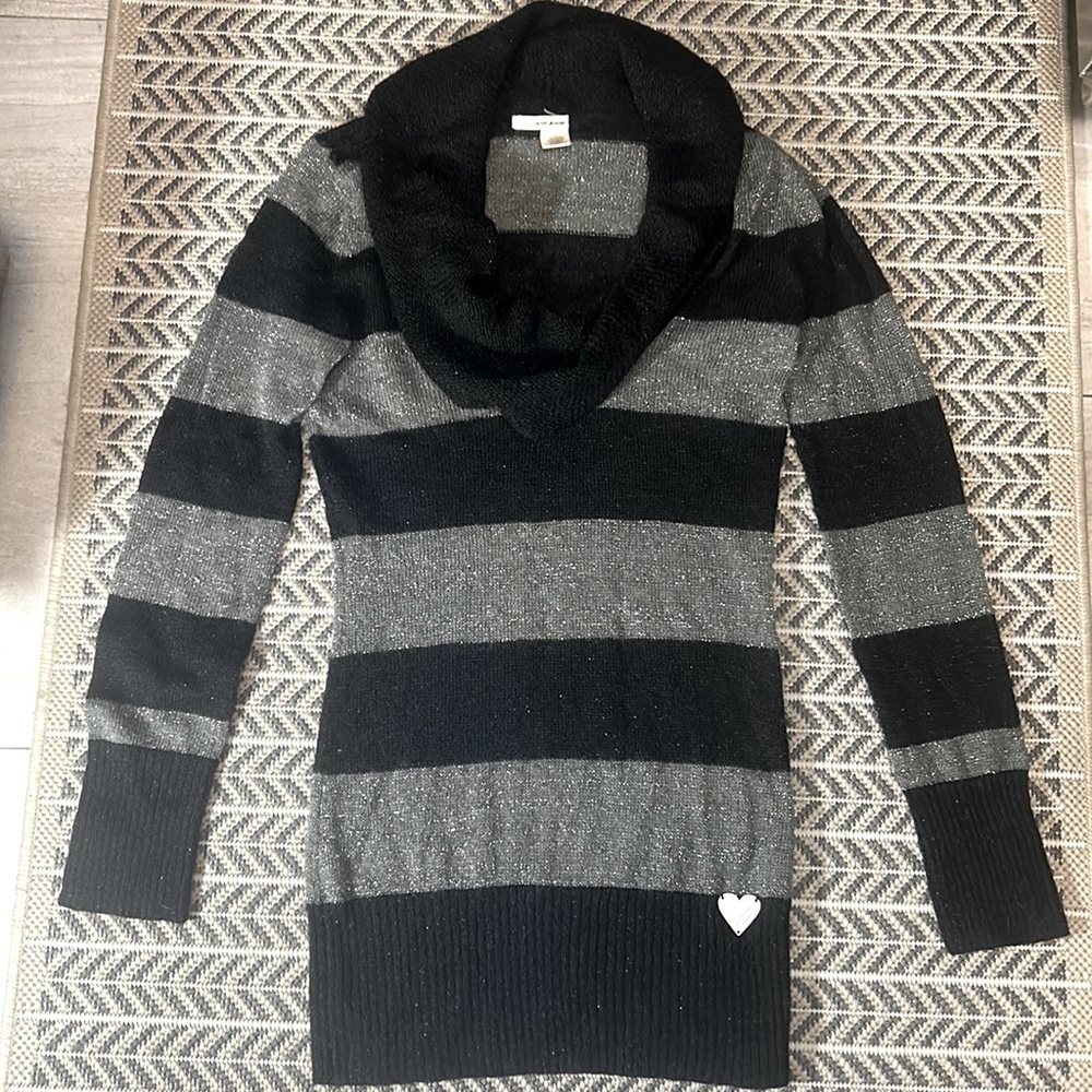 Sparkly cowl neck DKNY tunic sweater, Sz M